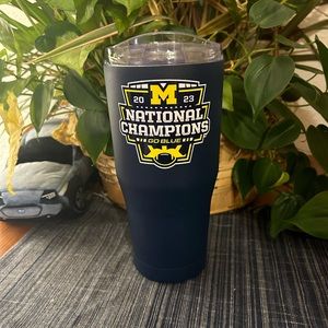 NEW University of Michigan blue stainless steel tumbler 30 ounces with clear lid